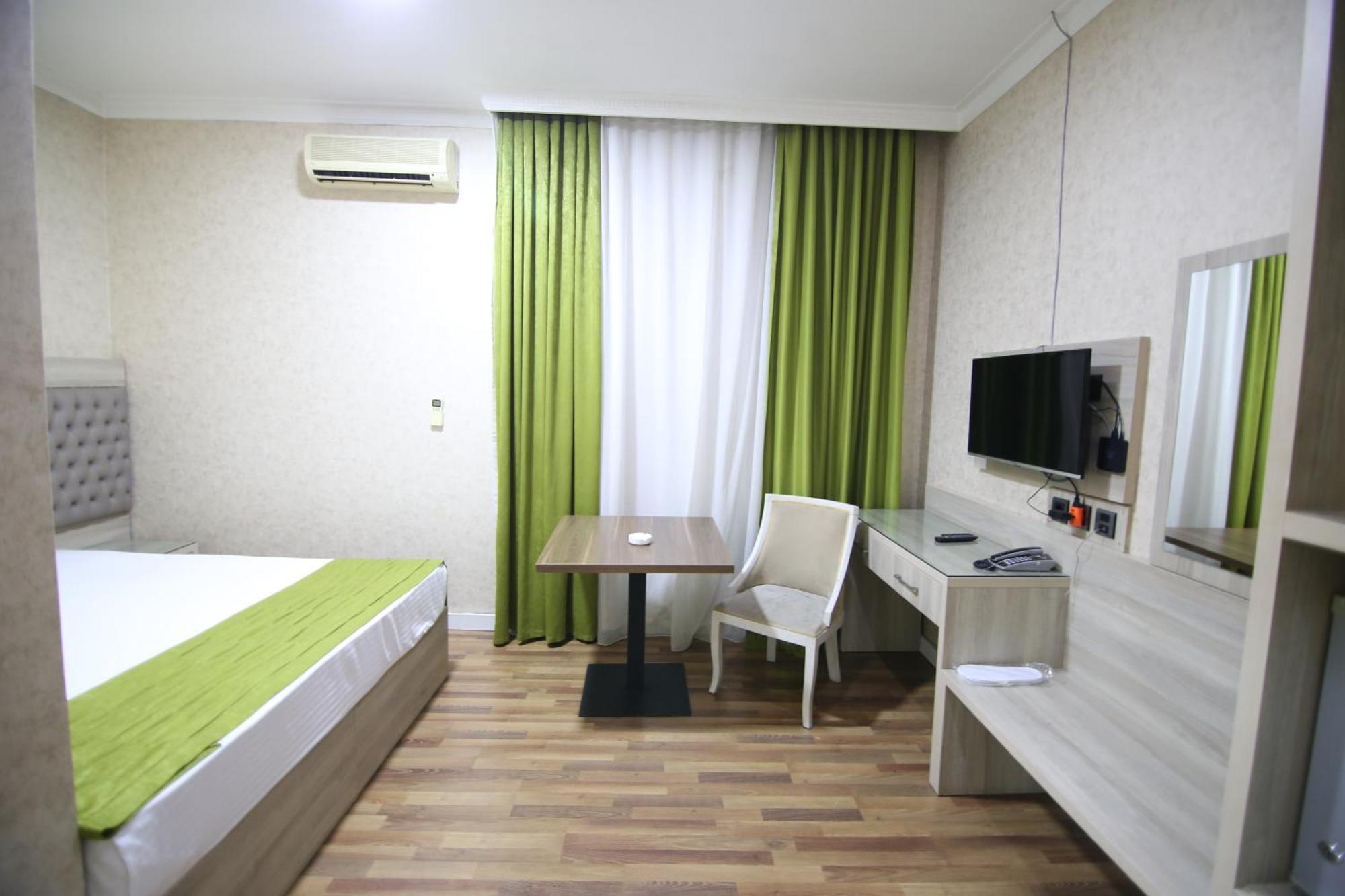 Hotel Empire Business Bakoe Buitenkant foto